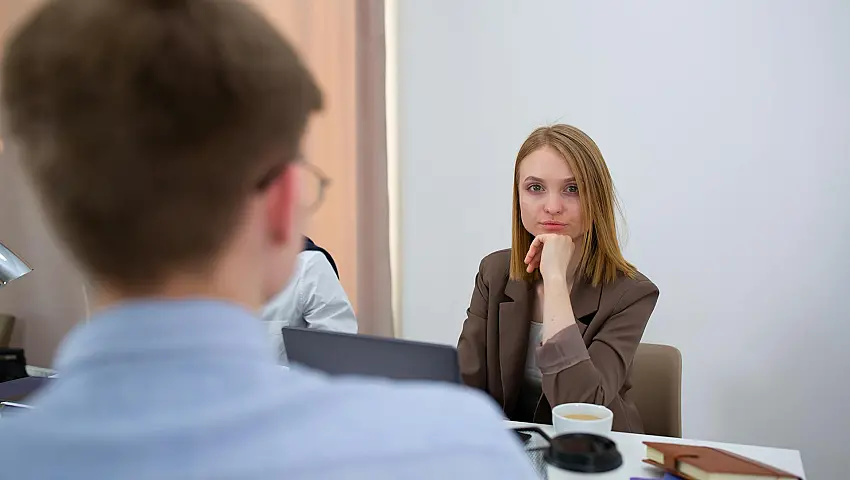 How to Navigate Current Events Questions in Job Interviews (Without Losing the Offer)